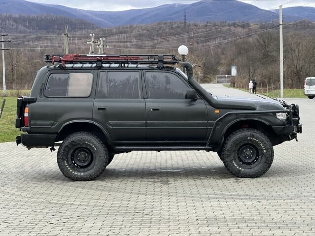 Зеленый Тойота Ленд Крузер 80, объемом двигателя 4.5 л и пробегом 300 тыс. км за 17500 $, фото 4 на Automoto.ua