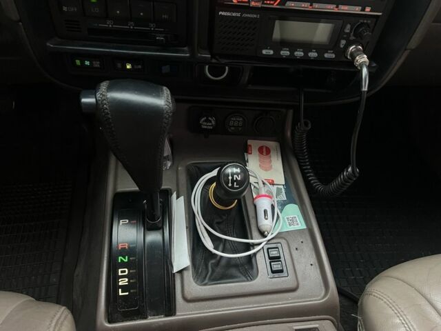 Зеленый Тойота Ленд Крузер 80, объемом двигателя 4.5 л и пробегом 300 тыс. км за 17500 $, фото 20 на Automoto.ua