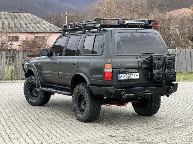 Зеленый Тойота Ленд Крузер 80, объемом двигателя 4.5 л и пробегом 300 тыс. км за 17500 $, фото 2 на Automoto.ua