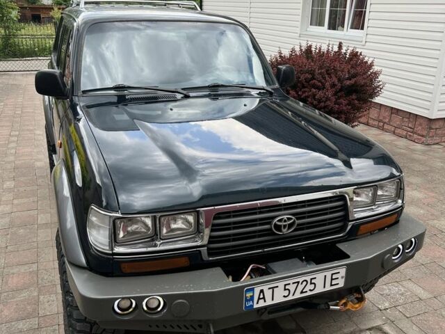 Зеленый Тойота Ленд Крузер 80, объемом двигателя 4.5 л и пробегом 374 тыс. км за 16500 $, фото 1 на Automoto.ua