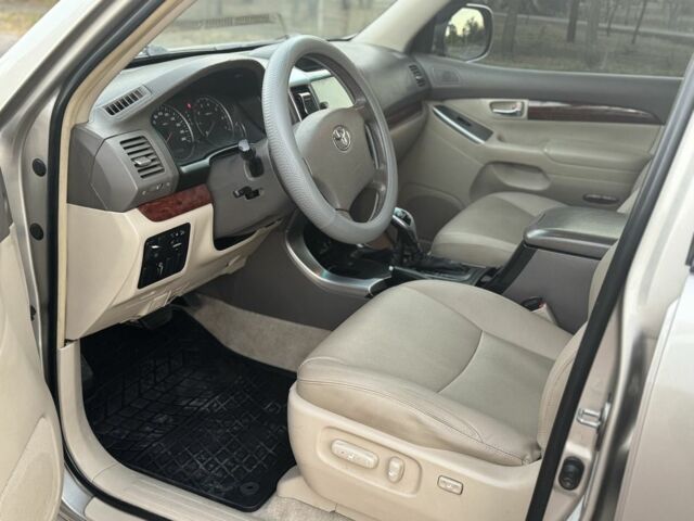 Бежевий Тойота Ленд Крузер Прадо 120, об'ємом двигуна 4 л та пробігом 304 тис. км за 13300 $, фото 9 на Automoto.ua