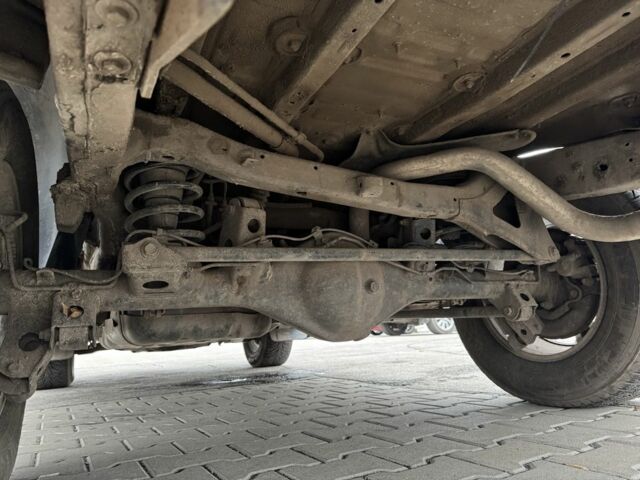 Бежевый Тойота Ленд Крузер Прадо 120, объемом двигателя 3 л и пробегом 200 тыс. км за 18700 $, фото 19 на Automoto.ua