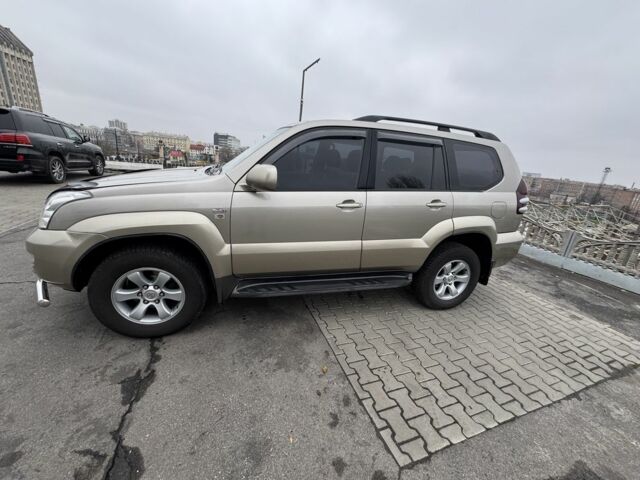 Бежевый Тойота Ленд Крузер Прадо 120, объемом двигателя 3 л и пробегом 200 тыс. км за 18700 $, фото 4 на Automoto.ua