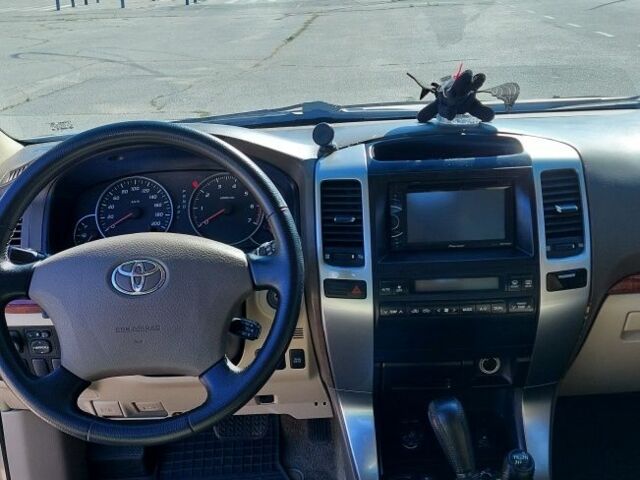 Бежевый Тойота Ленд Крузер Прадо 120, объемом двигателя 2.7 л и пробегом 270 тыс. км за 12000 $, фото 7 на Automoto.ua