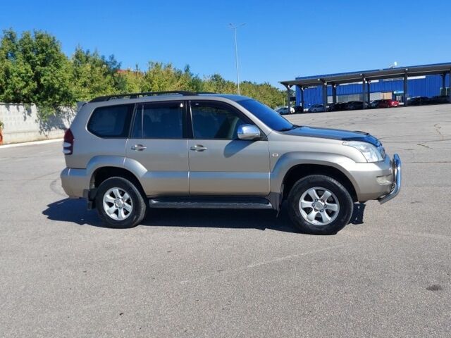 Бежевый Тойота Ленд Крузер Прадо 120, объемом двигателя 2.7 л и пробегом 270 тыс. км за 12000 $, фото 1 на Automoto.ua