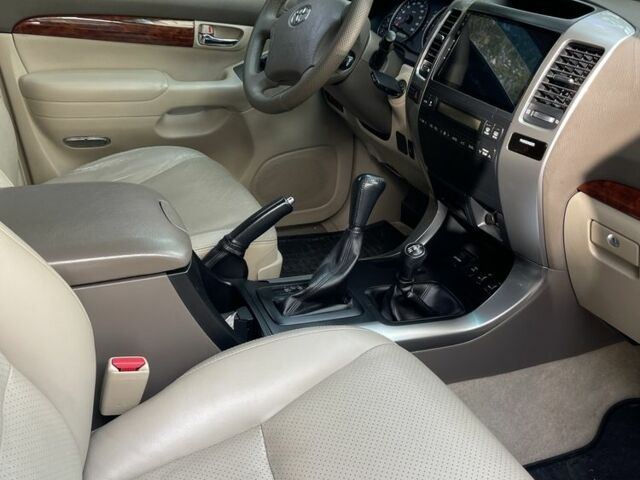 Бежевий Тойота Ленд Крузер Прадо 120, об'ємом двигуна 4 л та пробігом 230 тис. км за 14000 $, фото 6 на Automoto.ua