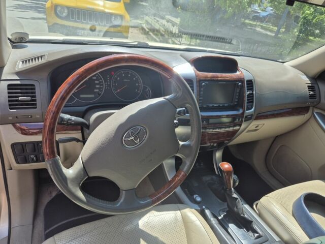 Бежевый Тойота Ленд Крузер Прадо 120, объемом двигателя 4 л и пробегом 315 тыс. км за 11400 $, фото 3 на Automoto.ua