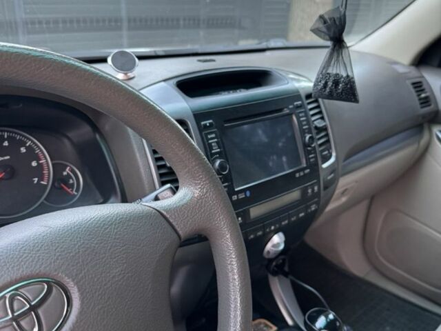 Бежевый Тойота Ленд Крузер Прадо 120, объемом двигателя 2.7 л и пробегом 156 тыс. км за 12300 $, фото 12 на Automoto.ua