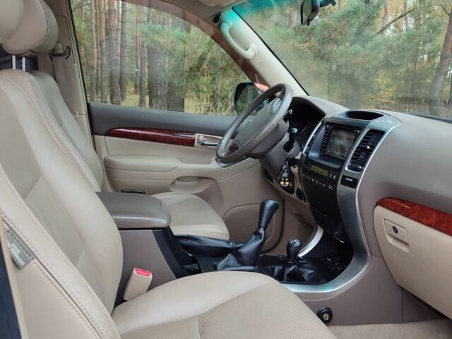 Бежевый Тойота Ленд Крузер Прадо 120, объемом двигателя 4 л и пробегом 203 тыс. км за 13800 $, фото 6 на Automoto.ua