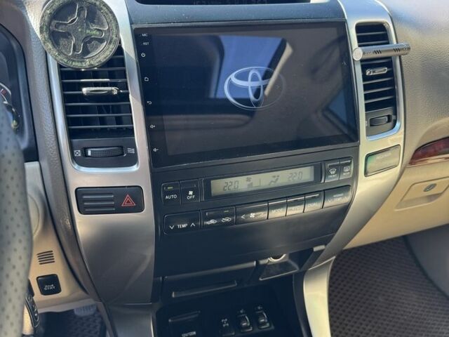 Бежевый Тойота Ленд Крузер Прадо 120, объемом двигателя 4 л и пробегом 350 тыс. км за 13000 $, фото 3 на Automoto.ua