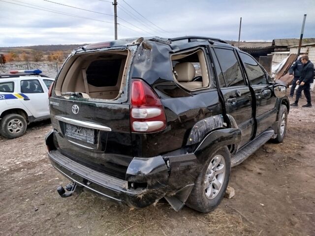 Черный Тойота Ленд Крузер Прадо 120, объемом двигателя 4 л и пробегом 250 тыс. км за 10000 $, фото 7 на Automoto.ua