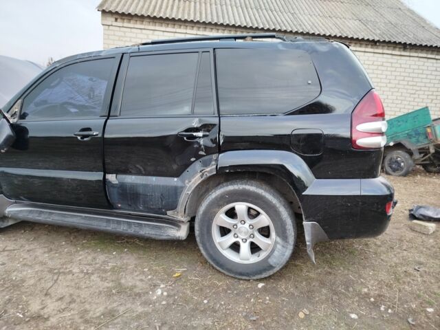 Черный Тойота Ленд Крузер Прадо 120, объемом двигателя 4 л и пробегом 250 тыс. км за 10000 $, фото 1 на Automoto.ua