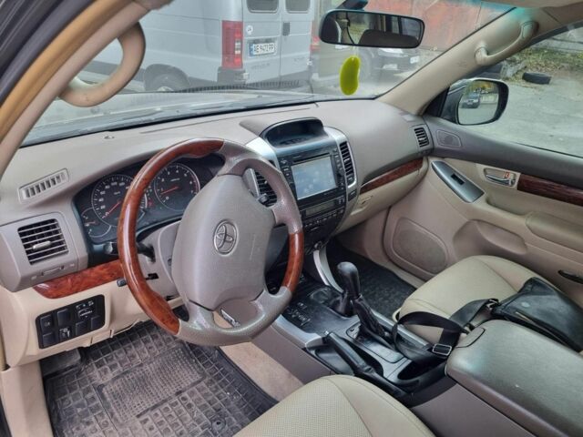 Черный Тойота Ленд Крузер Прадо 120, объемом двигателя 4 л и пробегом 320 тыс. км за 13000 $, фото 4 на Automoto.ua