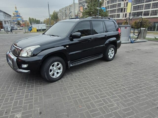 Тойота Ленд Крузер Прадо 120 2003 у Харкові на Automoto.ua Чорний Тойота Ленд Крузер Прадо 120, об'ємом двигуна 4 л та пробігом 320 тис. км за 12400 $, фото 1 на Automoto.ua