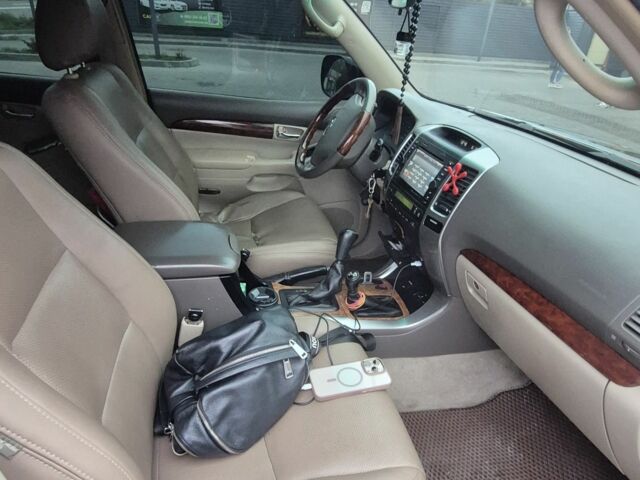 Тойота Ленд Крузер Прадо 120 2003 у Харкові на Automoto.ua Чорний Тойота Ленд Крузер Прадо 120, об'ємом двигуна 4 л та пробігом 320 тис. км за 12400 $, фото 11 на Automoto.ua