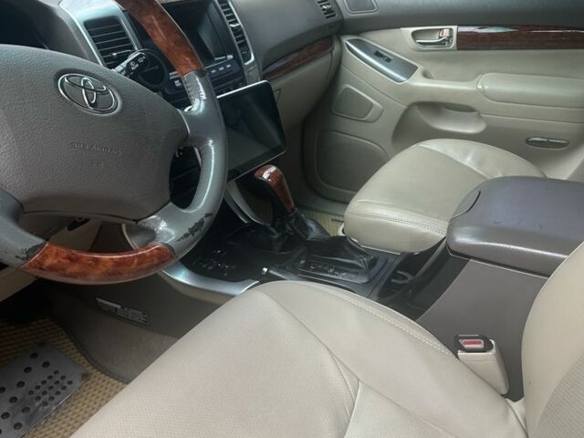 Черный Тойота Ленд Крузер Прадо 120, объемом двигателя 4 л и пробегом 325 тыс. км за 15200 $, фото 6 на Automoto.ua