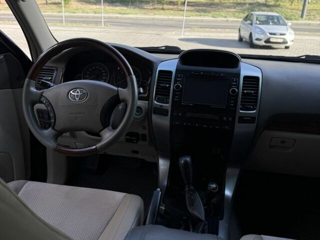 Чорний Тойота Ленд Крузер Прадо 120, об'ємом двигуна 2.7 л та пробігом 300 тис. км за 12500 $, фото 7 на Automoto.ua