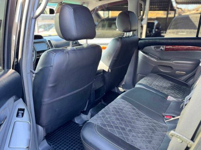 Черный Тойота Ленд Крузер Прадо 120, объемом двигателя 4 л и пробегом 322 тыс. км за 14200 $, фото 10 на Automoto.ua