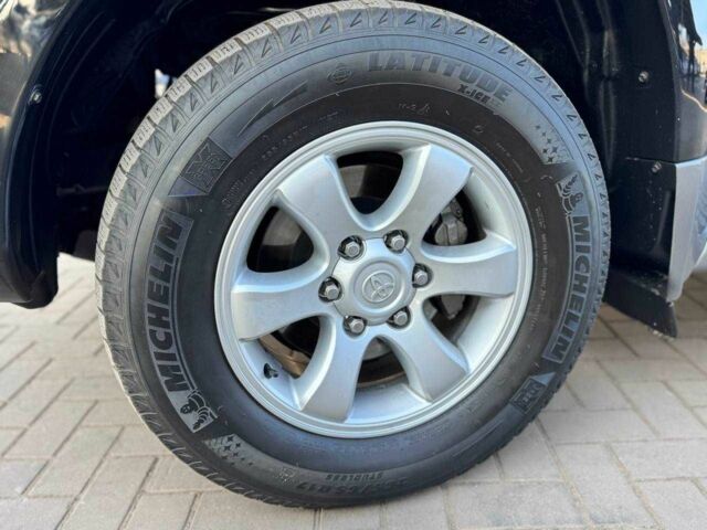 Черный Тойота Ленд Крузер Прадо 120, объемом двигателя 4 л и пробегом 322 тыс. км за 14200 $, фото 13 на Automoto.ua