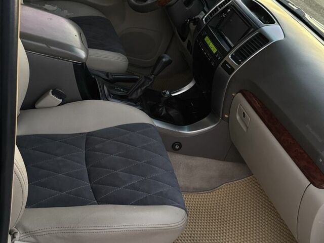 Черный Тойота Ленд Крузер Прадо 120, объемом двигателя 2.7 л и пробегом 319 тыс. км за 9800 $, фото 5 на Automoto.ua