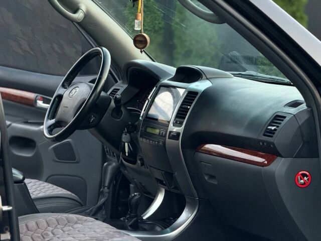 Чорний Тойота Ленд Крузер Прадо 120, об'ємом двигуна 4 л та пробігом 214 тис. км за 15999 $, фото 22 на Automoto.ua