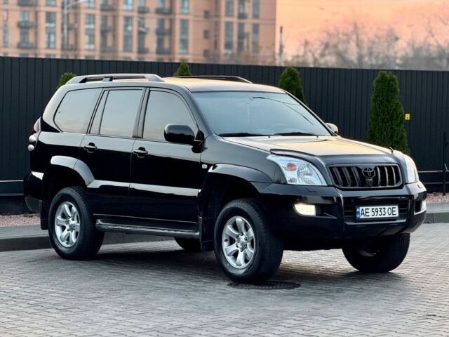 Чорний Тойота Ленд Крузер Прадо 120, об'ємом двигуна 4 л та пробігом 214 тис. км за 15999 $, фото 1 на Automoto.ua