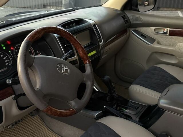 Черный Тойота Ленд Крузер Прадо 120, объемом двигателя 2.7 л и пробегом 319 тыс. км за 9800 $, фото 4 на Automoto.ua