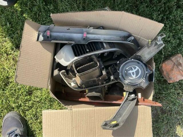 Черный Тойота Ленд Крузер Прадо 120, объемом двигателя 0 л и пробегом 300 тыс. км за 9700 $, фото 9 на Automoto.ua