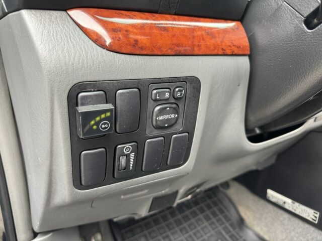 Черный Тойота Ленд Крузер Прадо 120, объемом двигателя 4 л и пробегом 233 тыс. км за 15700 $, фото 16 на Automoto.ua