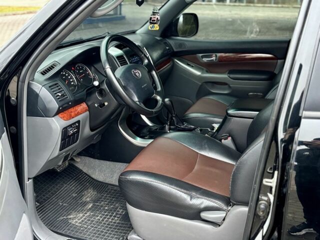 Черный Тойота Ленд Крузер Прадо 120, объемом двигателя 2.7 л и пробегом 224 тыс. км за 13200 $, фото 9 на Automoto.ua