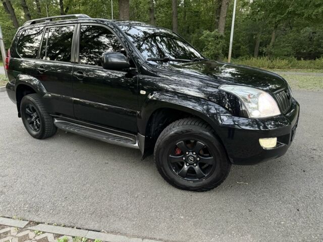 Чорний Тойота Ленд Крузер Прадо 120, об'ємом двигуна 4 л та пробігом 250 тис. км за 14999 $, фото 1 на Automoto.ua