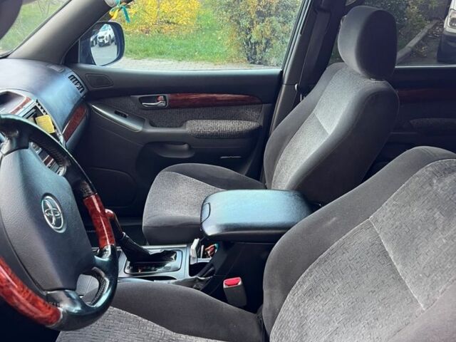 Чорний Тойота Ленд Крузер Прадо 120, об'ємом двигуна 2.7 л та пробігом 306 тис. км за 9300 $, фото 4 на Automoto.ua