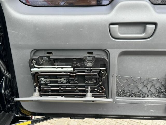 Черный Тойота Ленд Крузер Прадо 120, объемом двигателя 4 л и пробегом 233 тыс. км за 15700 $, фото 12 на Automoto.ua