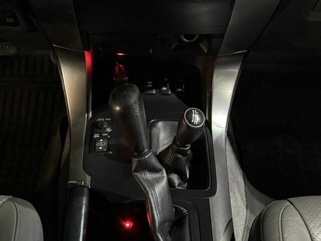 Черный Тойота Ленд Крузер Прадо 120, объемом двигателя 4 л и пробегом 212 тыс. км за 13500 $, фото 7 на Automoto.ua