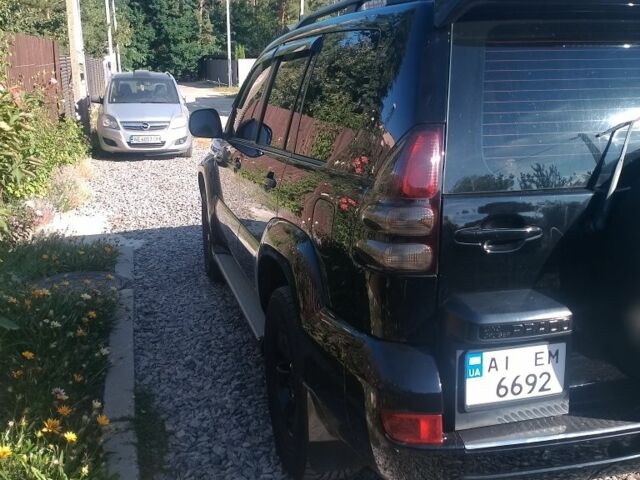 Черный Тойота Ленд Крузер Прадо 120, объемом двигателя 4 л и пробегом 257 тыс. км за 10000 $, фото 2 на Automoto.ua