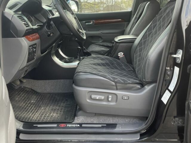 Черный Тойота Ленд Крузер Прадо 120, объемом двигателя 2.7 л и пробегом 230 тыс. км за 13999 $, фото 4 на Automoto.ua