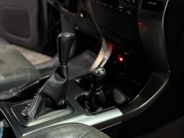 Черный Тойота Ленд Крузер Прадо 120, объемом двигателя 4 л и пробегом 212 тыс. км за 13500 $, фото 3 на Automoto.ua