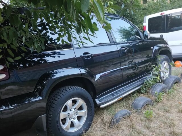 Черный Тойота Ленд Крузер Прадо 120, объемом двигателя 3 л и пробегом 160 тыс. км за 12500 $, фото 2 на Automoto.ua