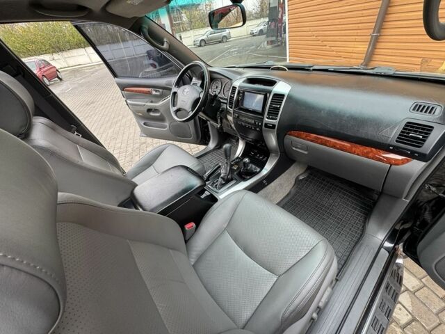 Черный Тойота Ленд Крузер Прадо 120, объемом двигателя 4 л и пробегом 233 тыс. км за 15700 $, фото 9 на Automoto.ua