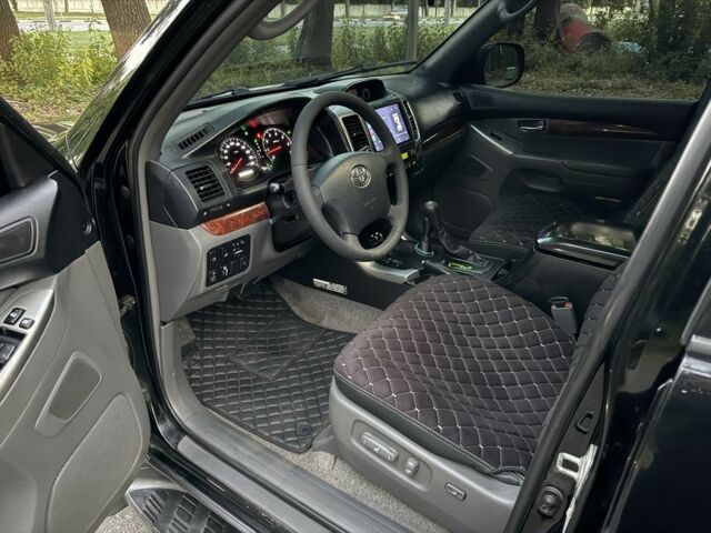 Чорний Тойота Ленд Крузер Прадо 120, об'ємом двигуна 4 л та пробігом 250 тис. км за 14999 $, фото 6 на Automoto.ua