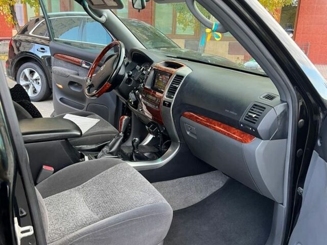 Чорний Тойота Ленд Крузер Прадо 120, об'ємом двигуна 2.7 л та пробігом 306 тис. км за 9300 $, фото 10 на Automoto.ua