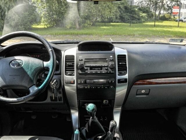 Чорний Тойота Ленд Крузер Прадо 120, об'ємом двигуна 3 л та пробігом 240 тис. км за 3930 $, фото 9 на Automoto.ua