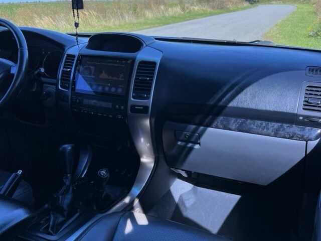 Черный Тойота Ленд Крузер Прадо 120, объемом двигателя 4 л и пробегом 377 тыс. км за 17300 $, фото 5 на Automoto.ua