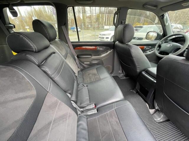 Черный Тойота Ленд Крузер Прадо 120, объемом двигателя 2.7 л и пробегом 250 тыс. км за 13800 $, фото 21 на Automoto.ua