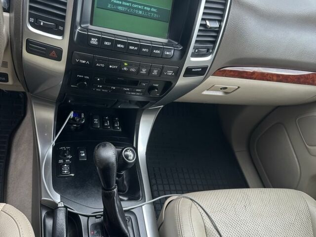 Черный Тойота Ленд Крузер Прадо 120, объемом двигателя 3 л и пробегом 308 тыс. км за 16000 $, фото 9 на Automoto.ua