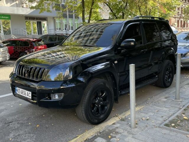 Черный Тойота Ленд Крузер Прадо 120, объемом двигателя 4 л и пробегом 280 тыс. км за 18000 $, фото 1 на Automoto.ua