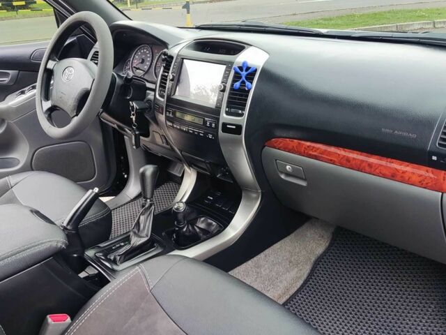 Черный Тойота Ленд Крузер Прадо 120, объемом двигателя 2.7 л и пробегом 250 тыс. км за 14200 $, фото 14 на Automoto.ua