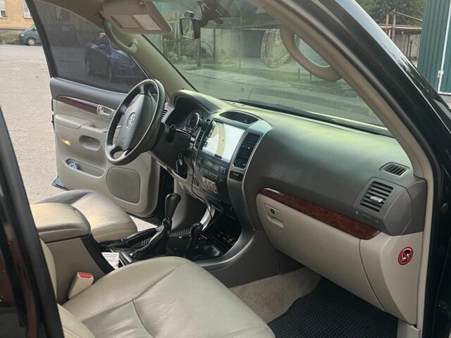 Черный Тойота Ленд Крузер Прадо 120, объемом двигателя 4 л и пробегом 250 тыс. км за 16200 $, фото 11 на Automoto.ua