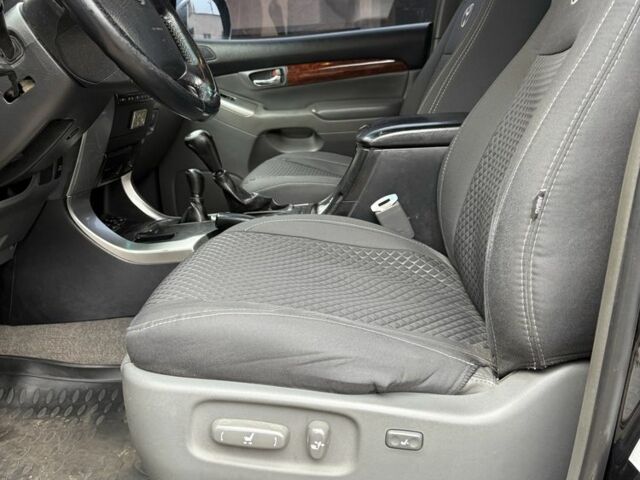 Черный Тойота Ленд Крузер Прадо 120, объемом двигателя 4 л и пробегом 214 тыс. км за 14500 $, фото 4 на Automoto.ua