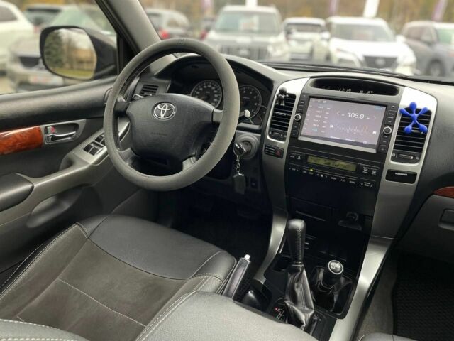 Черный Тойота Ленд Крузер Прадо 120, объемом двигателя 2.7 л и пробегом 250 тыс. км за 13800 $, фото 18 на Automoto.ua